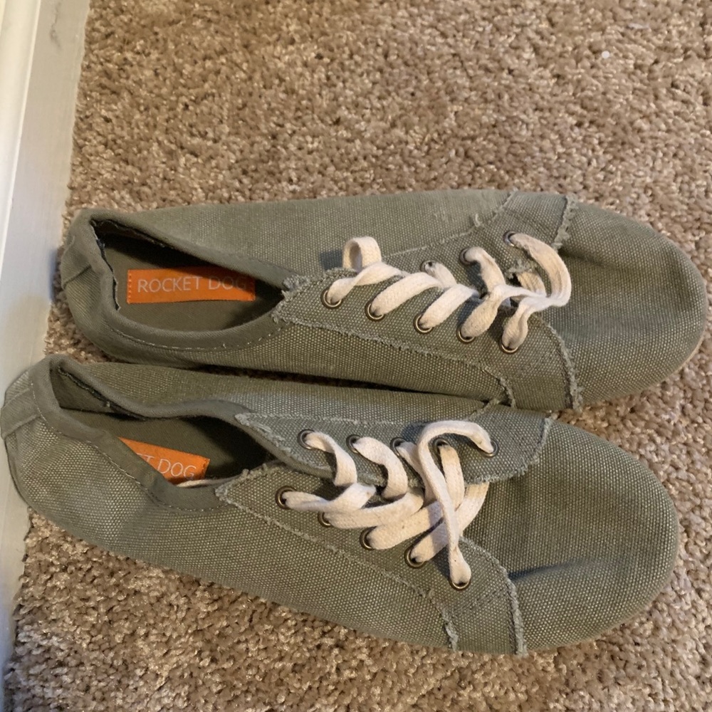 Rocket dog sneakers